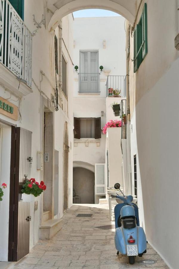 Casetta Del Vicolo Orologio Cisternino Luaran gambar